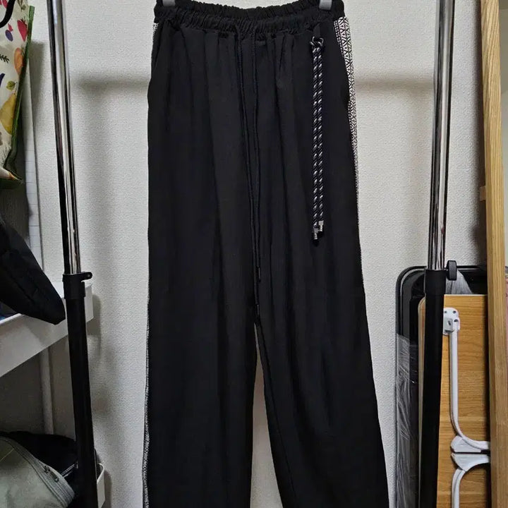[SOLD OUT] DNSR 디앤써 에스닉 라인 밴딩 팬츠 블랙 S
