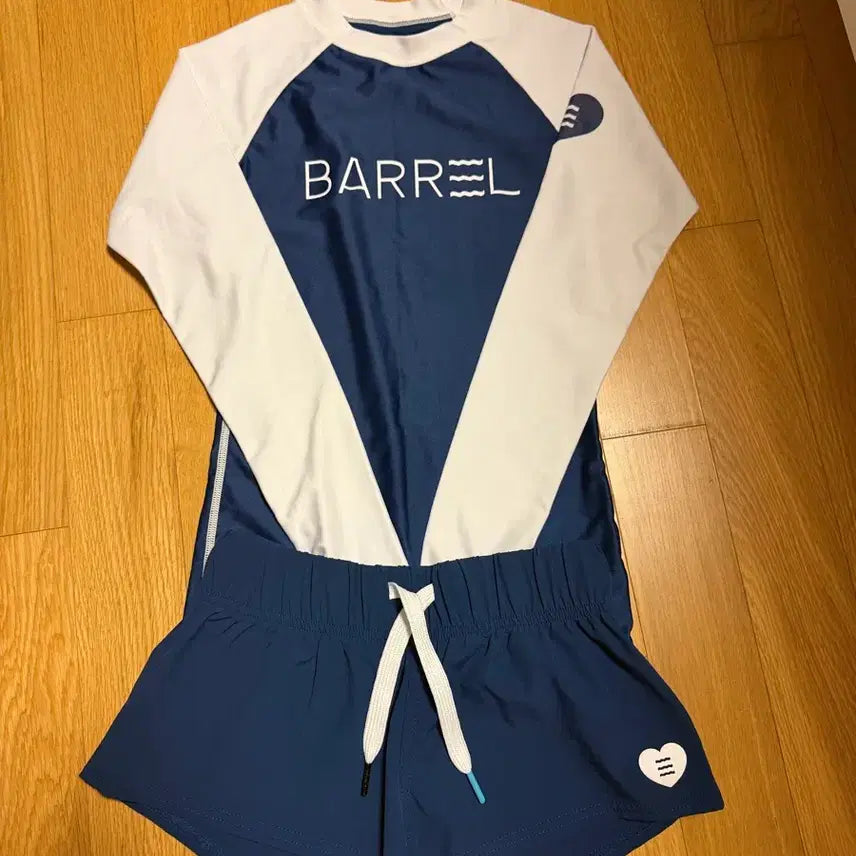 [BUNJANG] Barrel Rash Guard XS Navy/White / 베럴 래쉬가드 XS ( 새상품 )