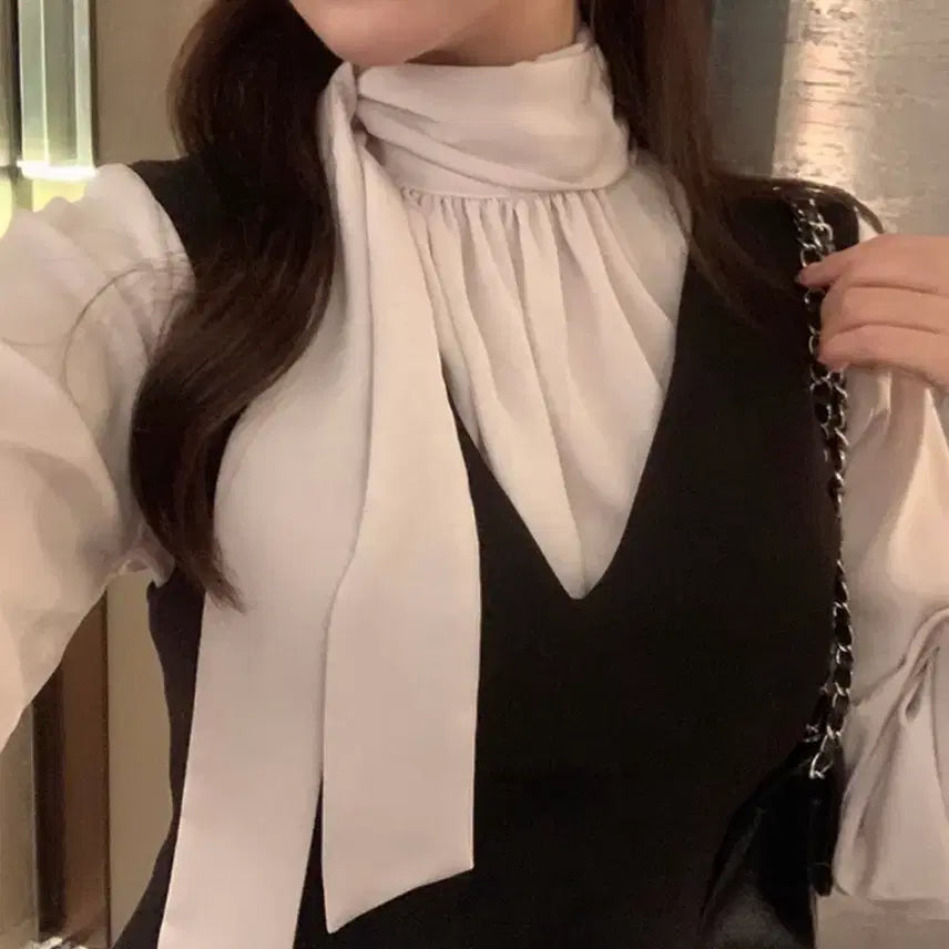 [BUNJANG] Everymorning Leaf Half-Neck Satin Blouse / 에브리모닝 리프 하프넥 샤틴 하객룩 타이 블라우스