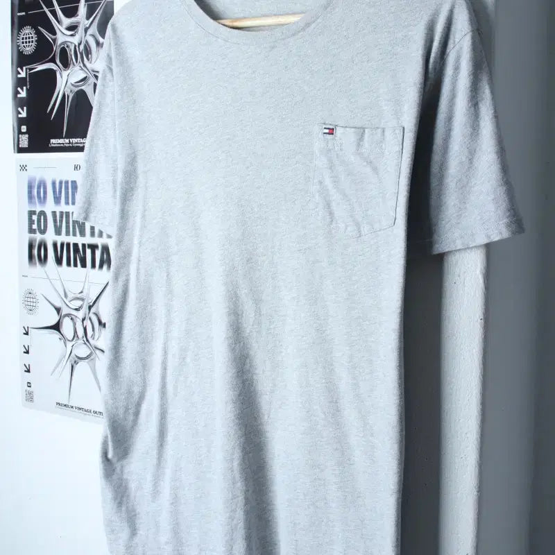 [BUNJANG] Tommy Hilfiger Pocket T-Shirt Gray / (M-L) 타미힐피거 반팔 티셔츠 사용감 포켓 그레이-7592