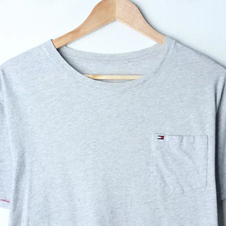 [BUNJANG] Tommy Hilfiger Pocket T-Shirt Gray / (M-L) 타미힐피거 반팔 티셔츠 사용감 포켓 그레이-7592