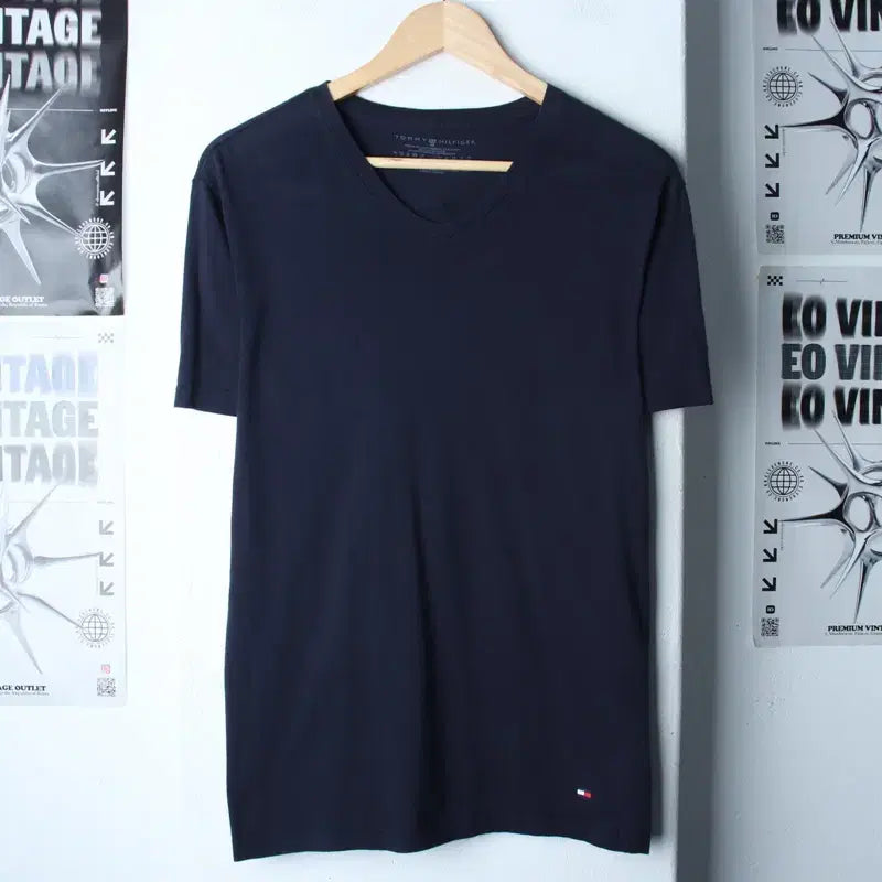 [BUNJANG] Tommy Hilfiger V-Neck Plain T-Shirt Navy / (M-L) 타미힐피거 반팔 티셔츠 브이넥 네이비 무지-7594