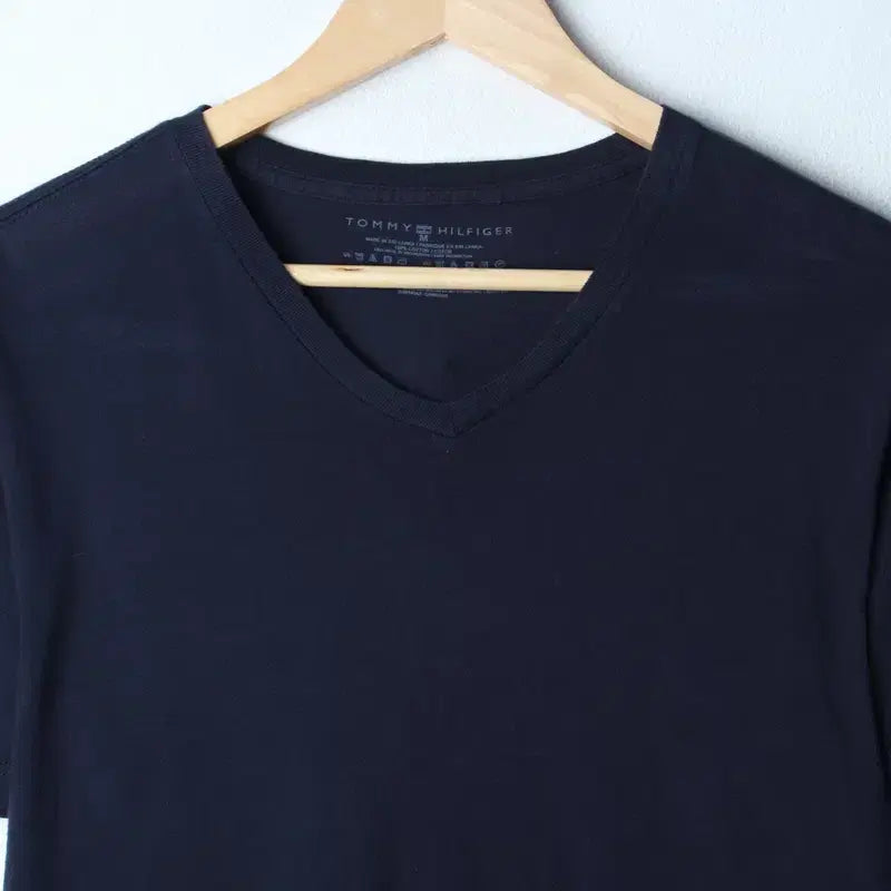 [BUNJANG] Tommy Hilfiger V-Neck Plain T-Shirt Navy / (M-L) 타미힐피거 반팔 티셔츠 브이넥 네이비 무지-7594