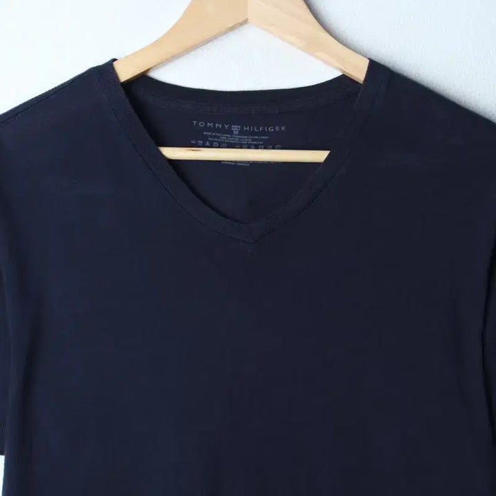 [BUNJANG] Tommy Hilfiger V-Neck Plain T-Shirt Navy / (M-L) 타미힐피거 반팔 티셔츠 브이넥 네이비 무지-7594