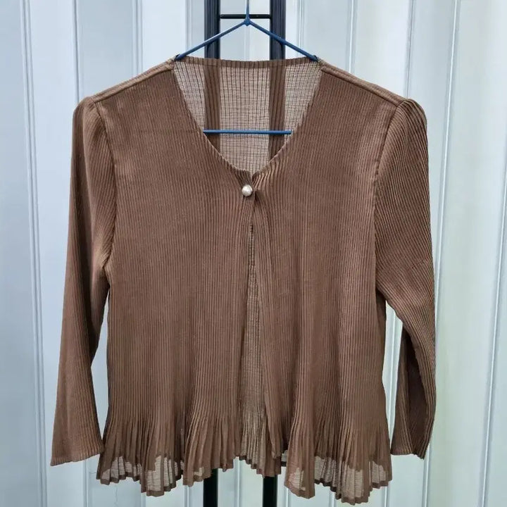 [BUNJANG] Pearl Button Cardigan - Brown / 브라운  진주 버튼 가디건