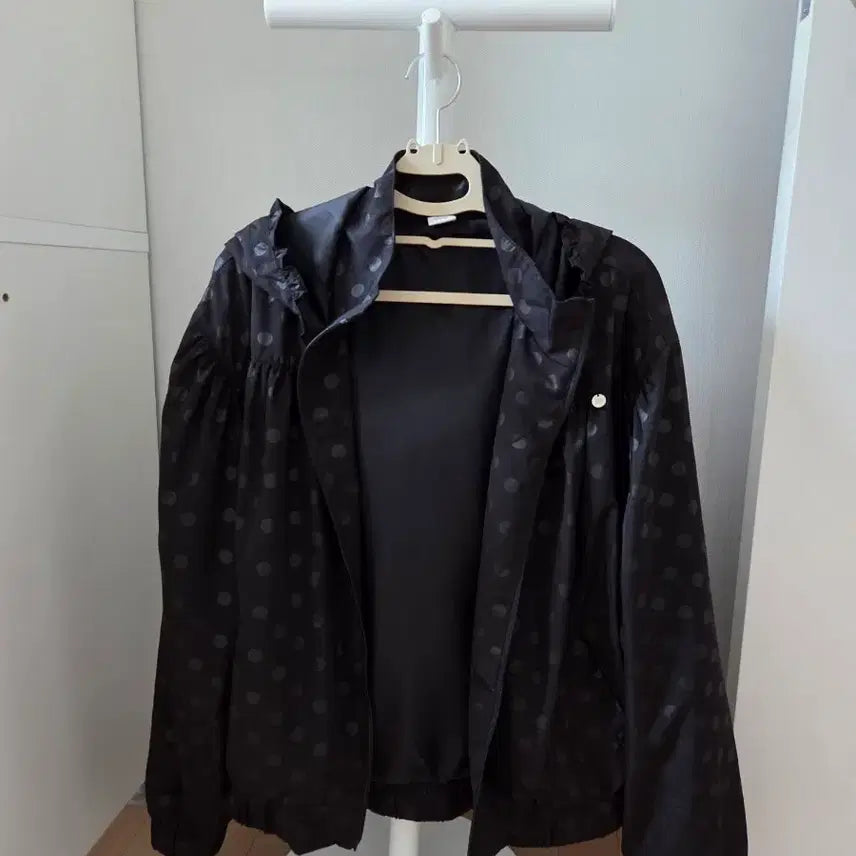 [BUNJANG] Ronron Hooded Windbreaker Jumper / 론론 후드바람막이점퍼