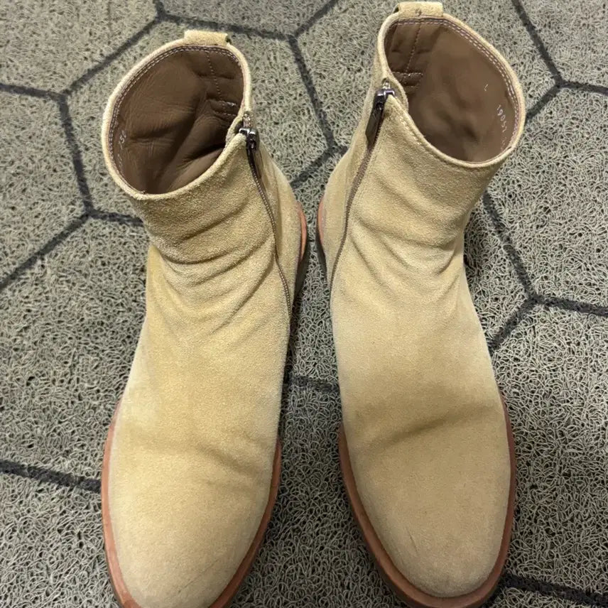 [BUNJANG] Lost Garden Aldo Beige Suede Ankle Boots / 로스트가든 알도 베이지 스웨이드 앵클 부츠