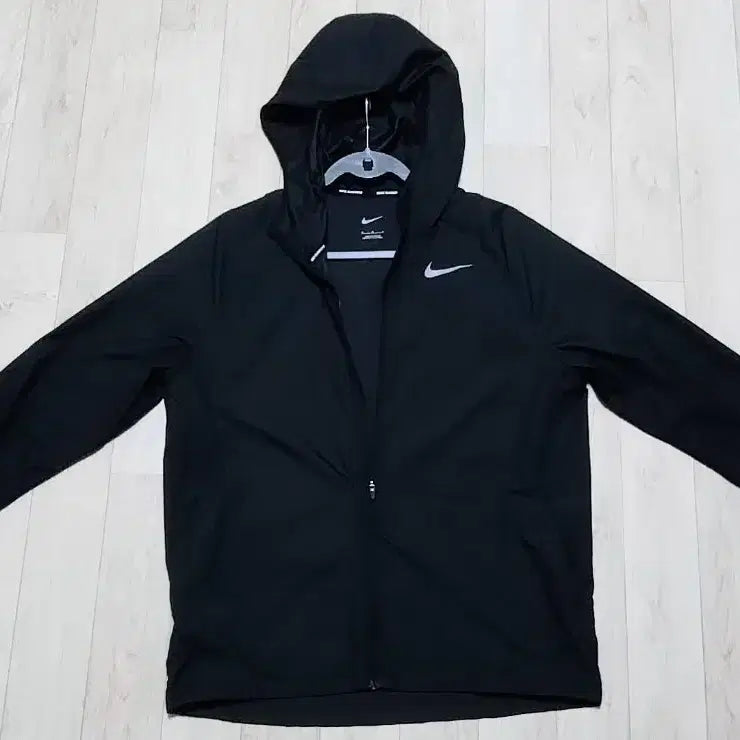 [BUNJANG] Nike Running Windbreaker Jacket (Black, Size 95 M) / (정품) 나이키 런닝 바람막이 자켓 95  M