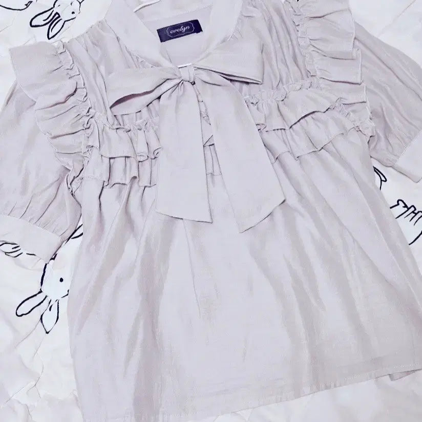 [BUNJANG] Evelyn Frill Ribbon Blouse / evelyn 에블린 프릴 리본블라우스