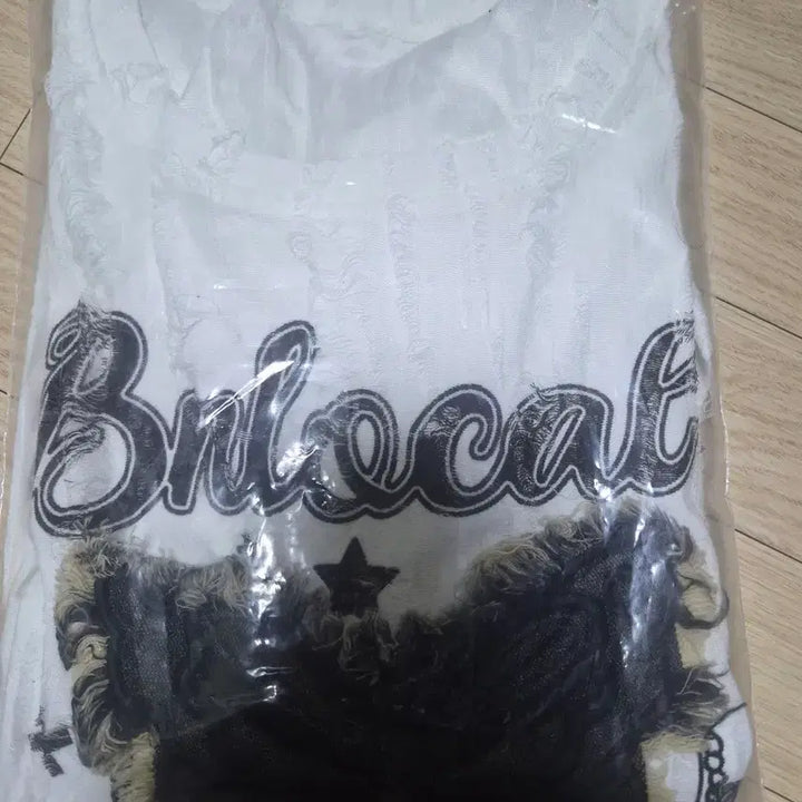 [BUNJANG] Butterfly Printing Shirring Blouse / 나비 프린팅 셔링 블라우스.새상품