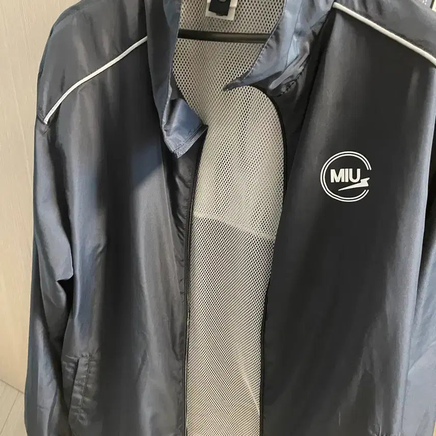 [BUNJANG] MIU 404 Windbreaker New Version M / 미우404 바막 신버전 M
