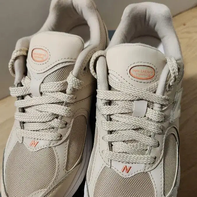 [BUNJANG] New Balance 2002R Beige Sneakers / 225~230추천  신품 뉴발란스 2002R 12만9천원