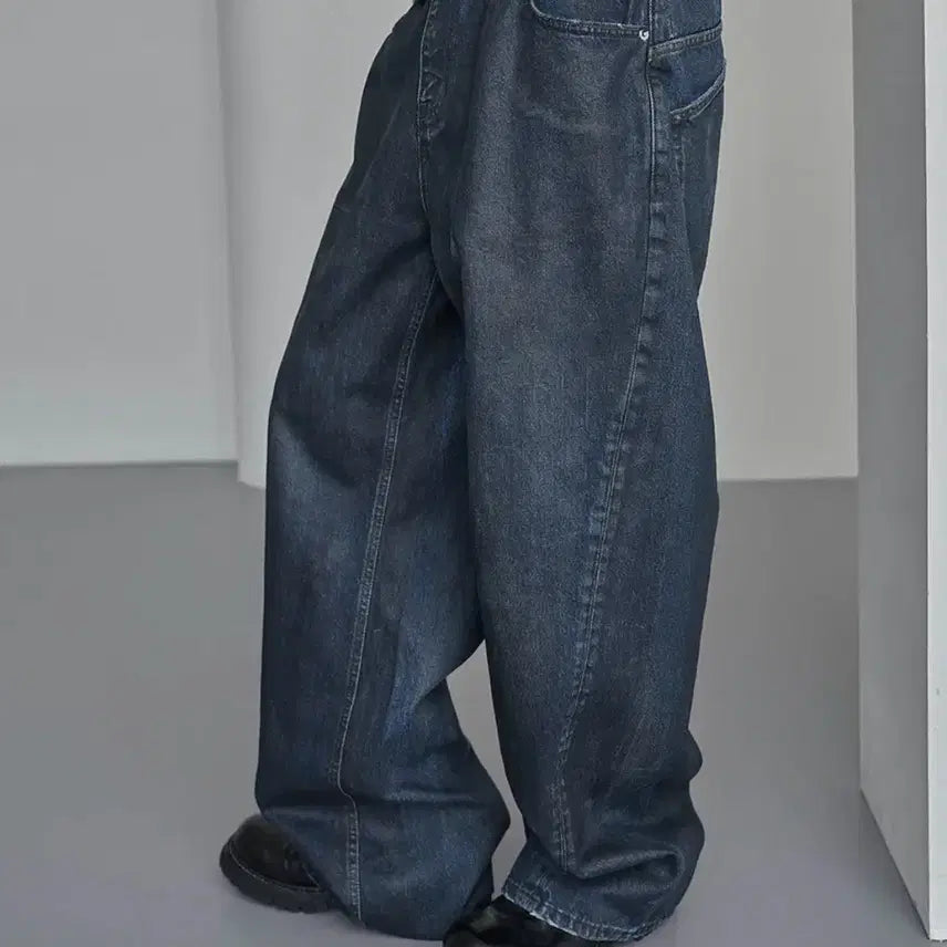 [BUNJANG] Lee Ye Wide Waxed Denim Pants / 이예 와이드 왁스드 왁스 코팅진 데님 팬츠