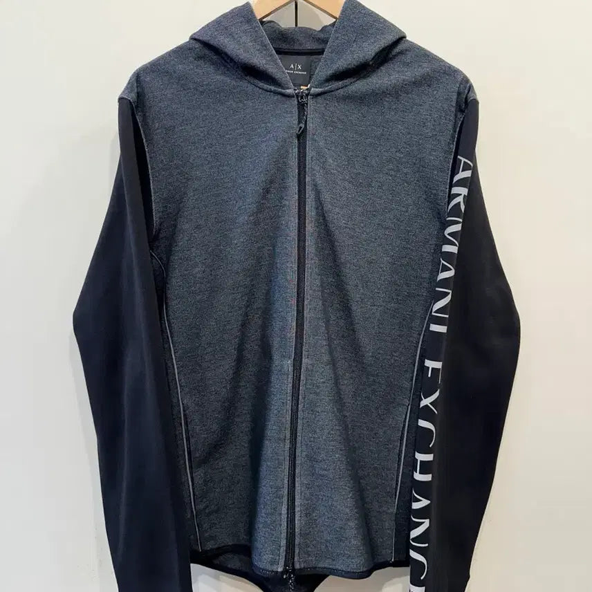[BUNJANG] Armani Exchange Logo Zip-Up Hoodie / 아르마니 익스체인지 로고 후드 집업