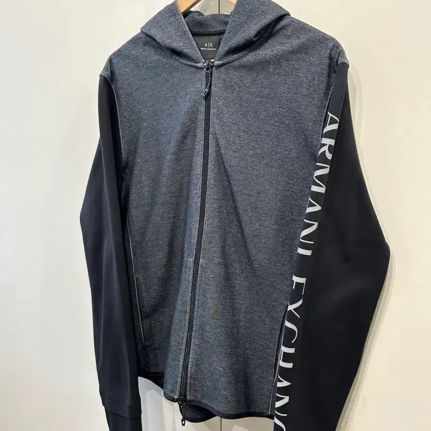 [BUNJANG] Armani Exchange Logo Zip-Up Hoodie / 아르마니 익스체인지 로고 후드 집업