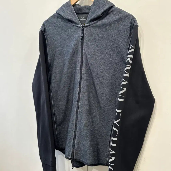 [BUNJANG] Armani Exchange Logo Zip-Up Hoodie / 아르마니 익스체인지 로고 후드 집업