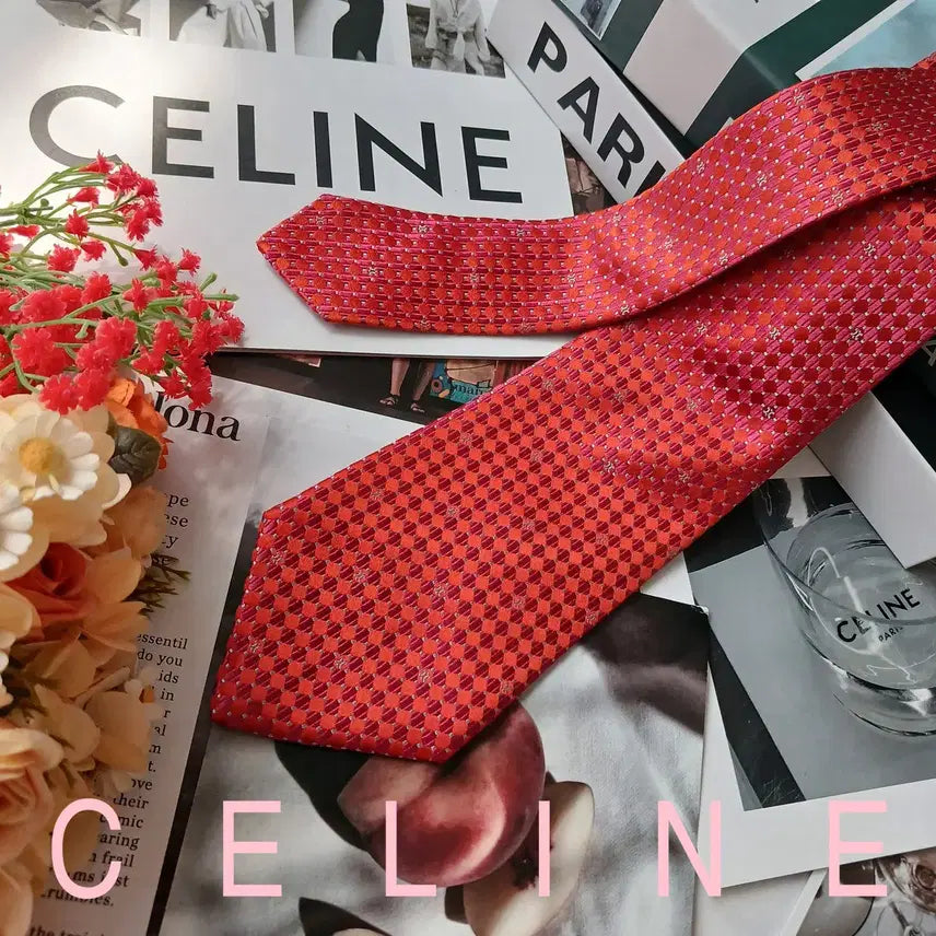 [BUNJANG] Celine Silk Red Triomphe Pattern Necktie 9.2cm / 셀린느 실크 레드 트리오페 패턴 넥타이 9.2cm S~A+등급 E1008