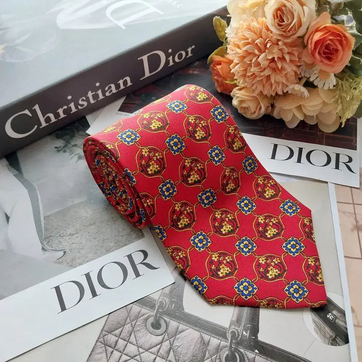 [BUNJANG] Christian Dior Red Royal Motif Pattern Silk Necktie / 크리스찬 디올 레드 왕실 문양 패턴 넥타이 9.9cm 새제품 K2610
