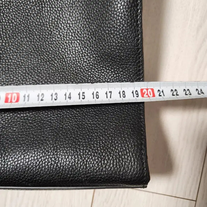 [BUNJANG] Beanpole Accessory Black Eloy Vertical Messenger Bag Mini / 미사용) 빈폴ACC 블랙 엘로이 세로 메신저백 미니 BE78D2M055