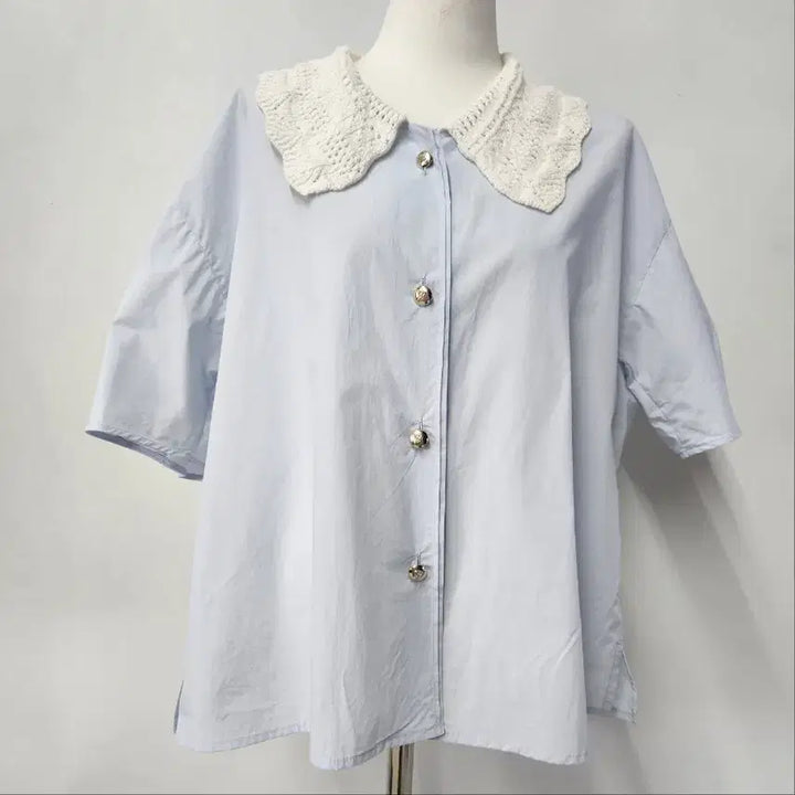 [BUNJANG] SJSJ Crochet Lace Collar Gold Button Shirt / SJSJ 크로쉐 레이스 카라 금장 버튼 셔츠 55~66