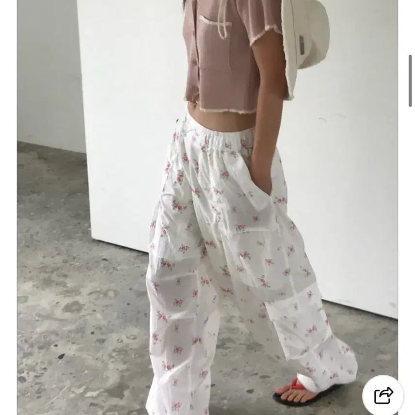 [BUNJANG] WE ARE FLOWER Cargo Pants / We are 위아 플라워 카고 팬츠