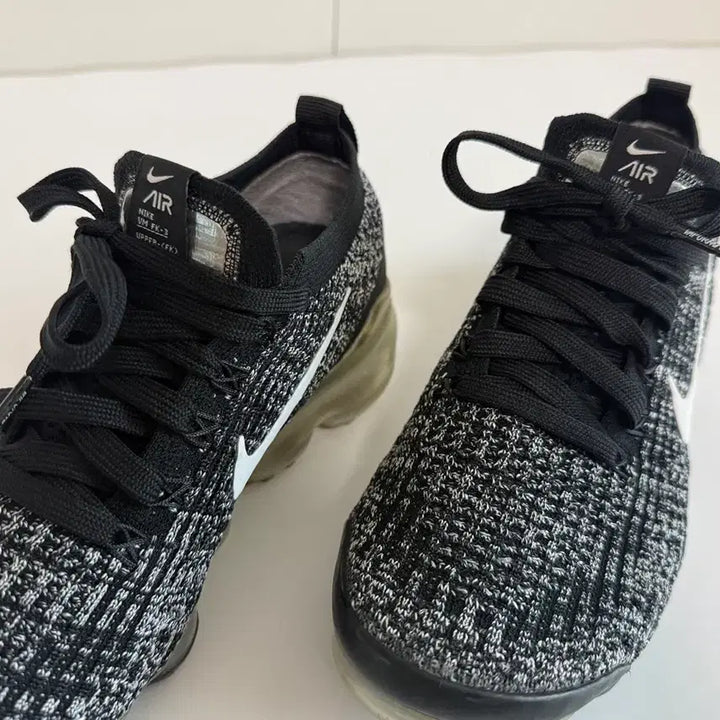 [BUNJANG] Nike Air VaporMax Black/White (240mm) / 나이키 에어 베이퍼맥스 블랙/화이트240 사이즈
