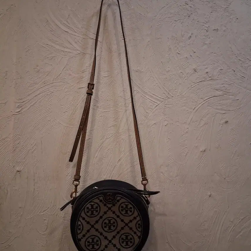 [BUNJANG] Tory Burch T Monogram Jacquard Mini Circle Crossbody Bag / 토리버치 로고 패턴 미니 크로스백