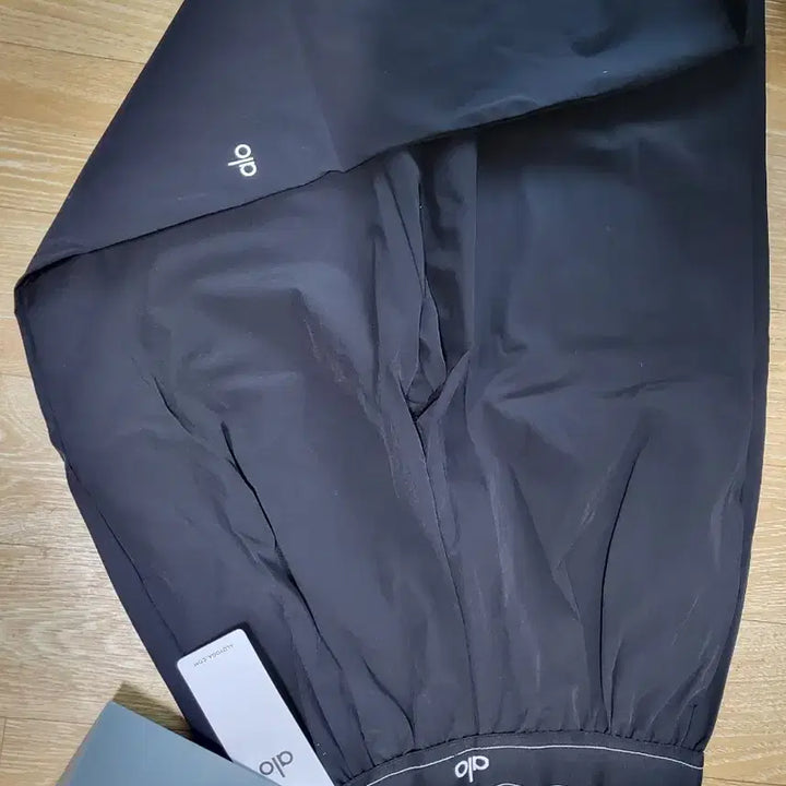 [BUNJANG] Alo Yoga Regular Fit Trousers Black / 알로요가 트라우저팬츠 레귤러핏 공홈구매