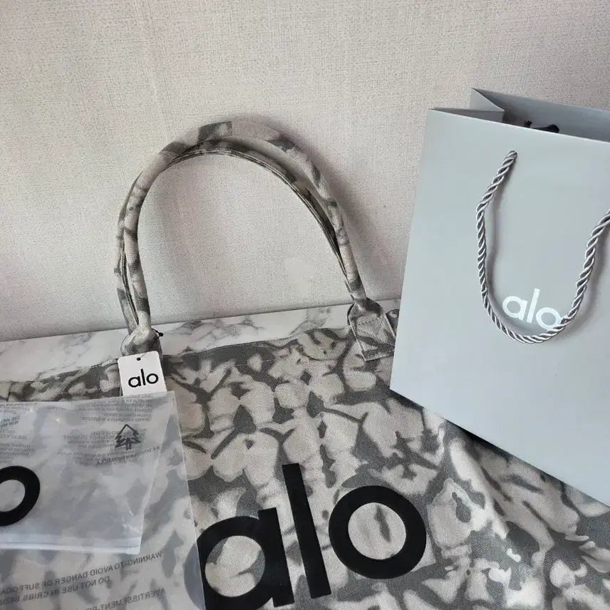 [BUNJANG] Alo Yoga Shopper Bag / 알로요가 쇼퍼백 공홈구매
