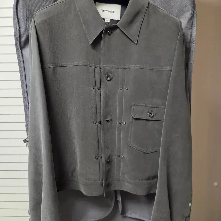 [BUNJANG] Tonywex Cupro Studded Trucker Jacket / 토니웩 drape cupro studded trucker