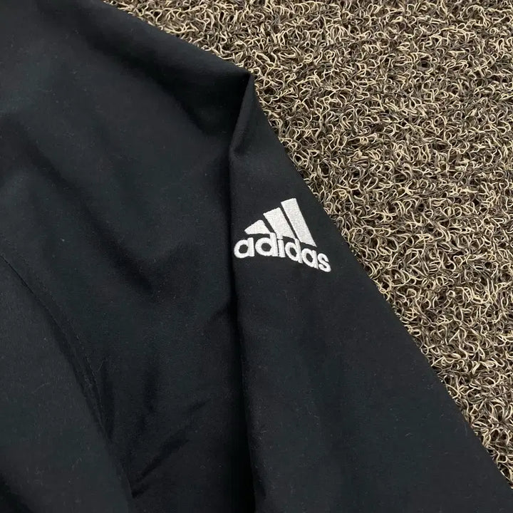 [BUNJANG] Adidas Black V-Neck Warm-Up Top / 아디다스 블랙 브이넥 웜업
