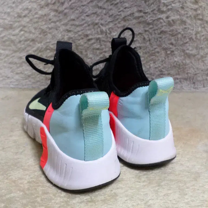 [BUNJANG] Nike Used Sneakers / 후루룩구제 245 나이키 운동화 중고 신발 260507