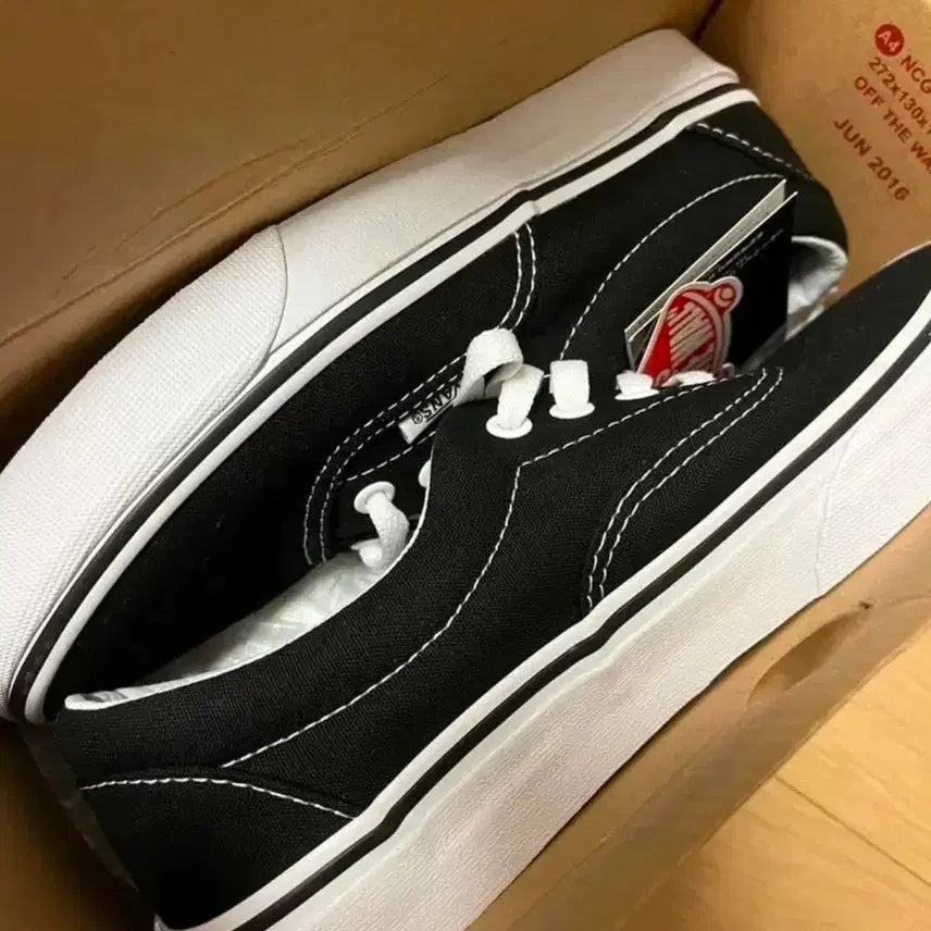 [BUNJANG] Vans Era (Size 235) / 반스 에라 사이즈 235 판매해요(배송비포함)