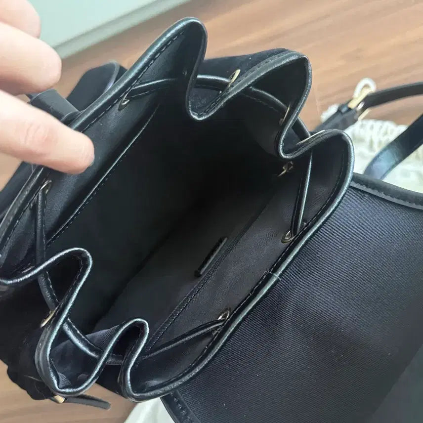 [BUNJANG] Polneua Classic Logo Suede Velvet Backpack / 폴뉴아 클래식 로고 스웨이드 벨벳 백팩 classic logo poche
