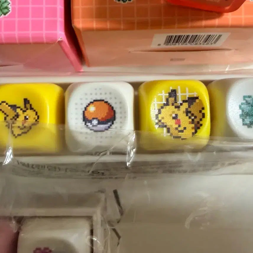 [BUNJANG] Olive Young Pokemon 30th Anniversary Limited Keycaps Set with Tonymoly Tint / [새상품] 올리브영 토니모리 포켓몬 키캡 3종 일괄 (틴트 포함)
