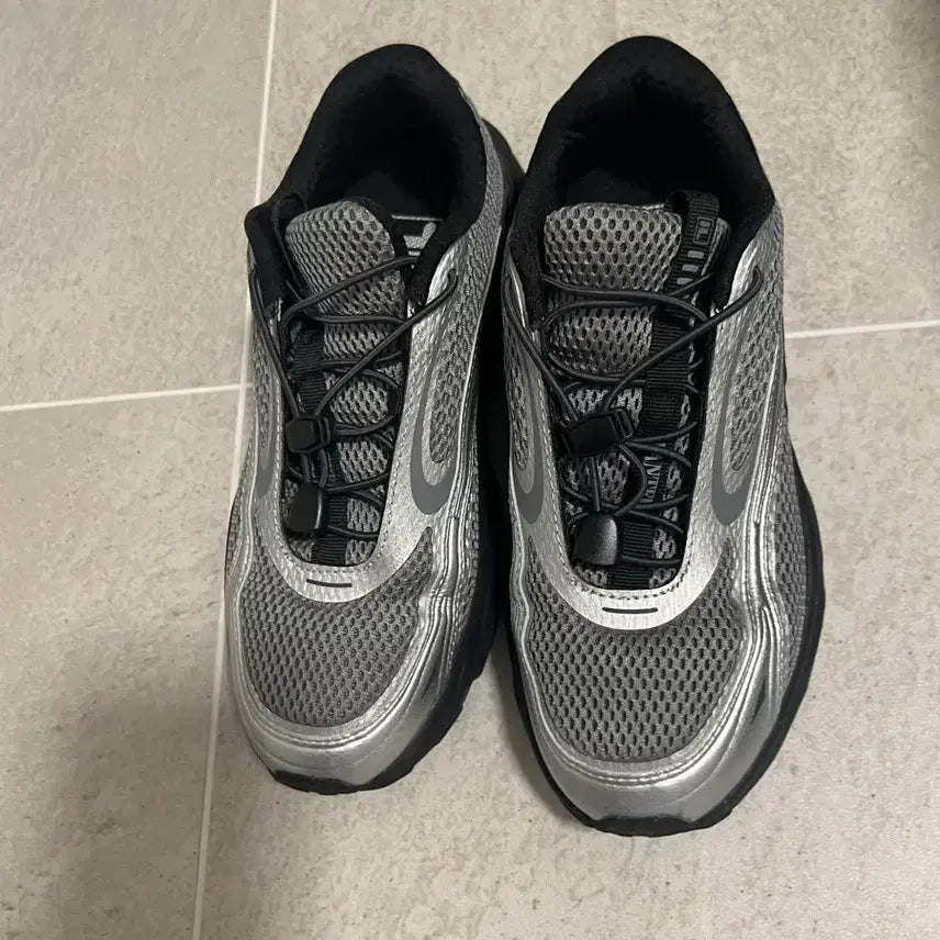 [BUNJANG] Fila Sneakers Silver Gray / 휠라 운동화 판매합니다!