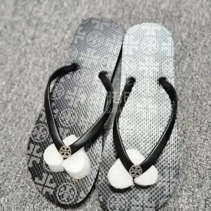 [BUNJANG] Tory Burch Vache Flip-Flop Sandals Size US 7 (235) / 토리버치 워지 플립플랍샌들 7호 235사이즈 쪼리 슬리퍼 정품 미사용