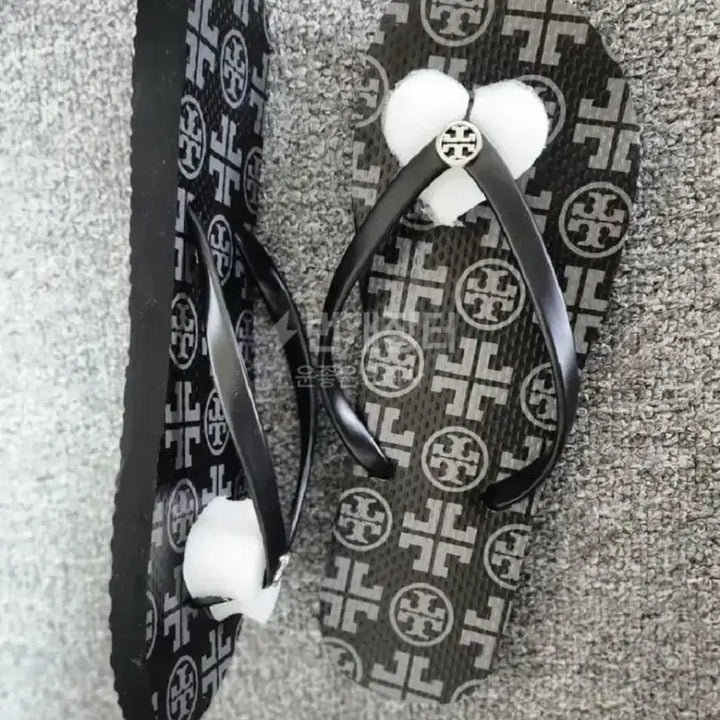 [BUNJANG] Tory Burch Vache Flip-Flop Sandals Size US 7 (235) / 토리버치 워지 플립플랍샌들 7호 235사이즈 쪼리 슬리퍼 정품 미사용