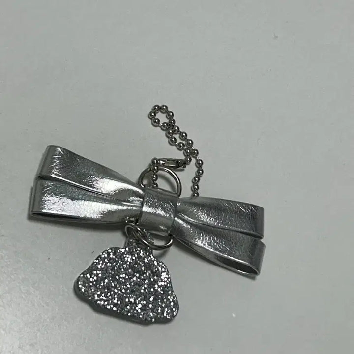 [BUNJANG] Cinnamoroll Ribbon Glitter Silver Keyring (Opened) / 산리오 시나모롤 리본 글리터 실버 키링 단순개봉