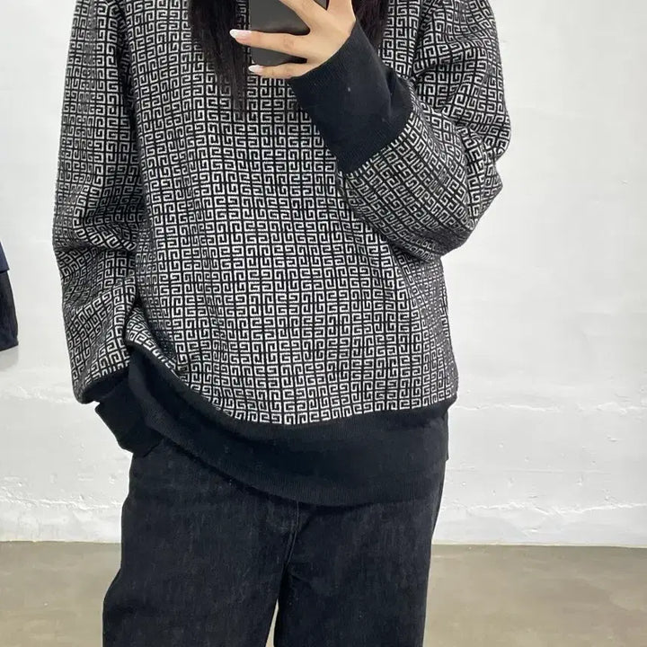 [BUNJANG] Givenchy Pattern Knit Long Sleeve T-Shirt Black / 지방시 패턴 니트 긴팔 티셔츠 블랙