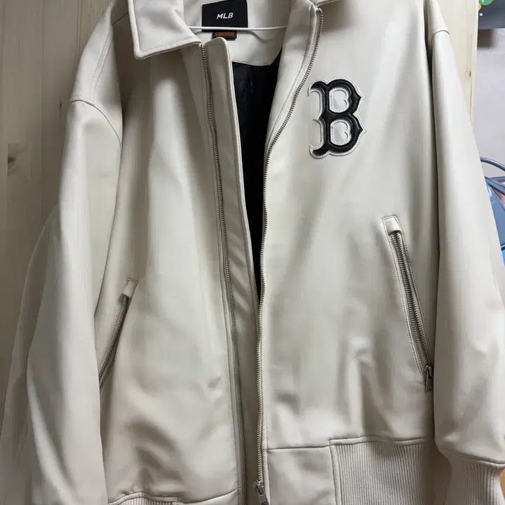[BUNJANG] MLB Leather Jacket Ivory Large / MLB 레더자켓 아이보리색상 팝니다
