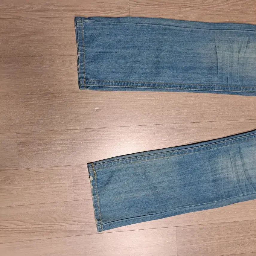 [BUNJANG] Distressed Wash Jeans Size 26 / 데미지 워싱 청바지사이즈26