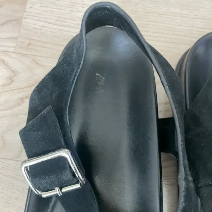 [BUNJANG] Zara Sandals Size 265 / 자라 샌들265