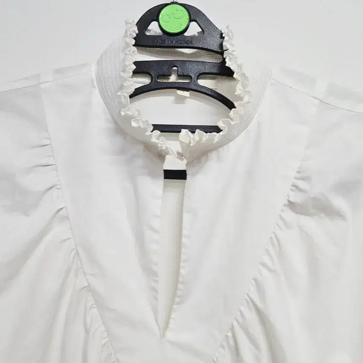 [BUNJANG] Maje White Neck Ruffle Blouse / maje 화이트 넥 러플 블라우스