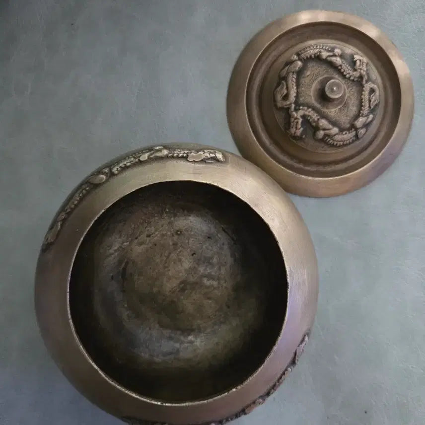 [BUNJANG] Brass Censer with Dragon Engraving / 용모양이 새겨진 작은 동 가마요.