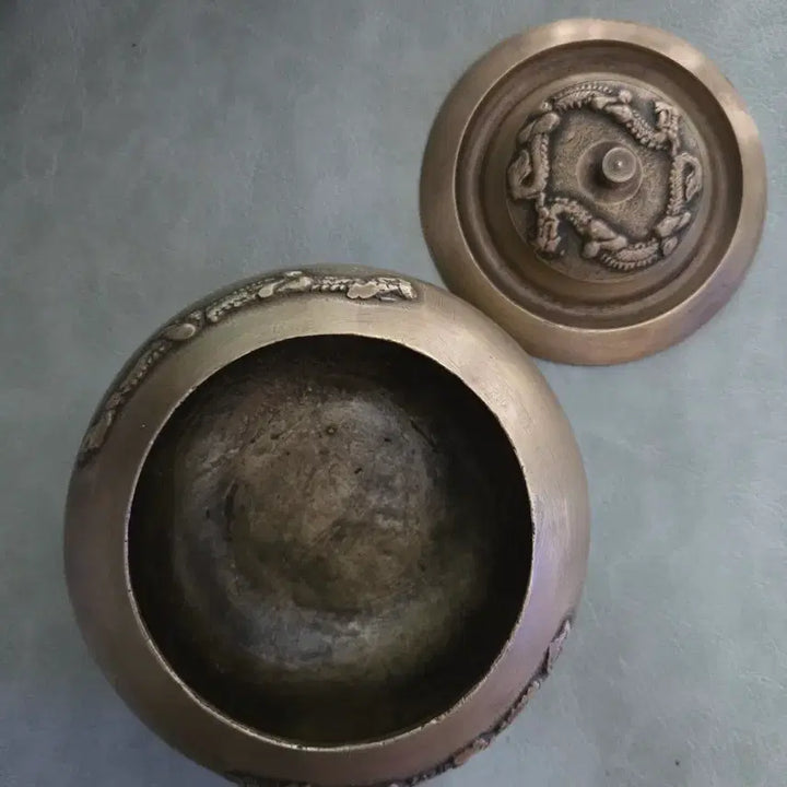 [BUNJANG] Brass Censer with Dragon Engraving / 용모양이 새겨진 작은 동 가마요.