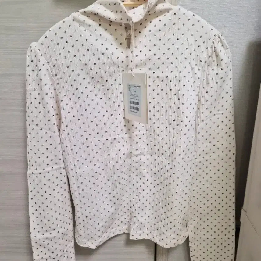[BUNJANG] MIMIEUR Pattern Shirring Ivory Turtleneck / 새상품)뮈뮈에르 패턴 셔링 아이보리 목티