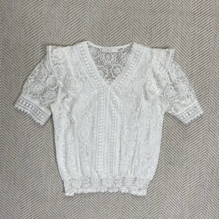 [BUNJANG] ab.f.z White Lace Short-Sleeve Blouse / ab.f.z 화이트 레이스 반팔 블라우스