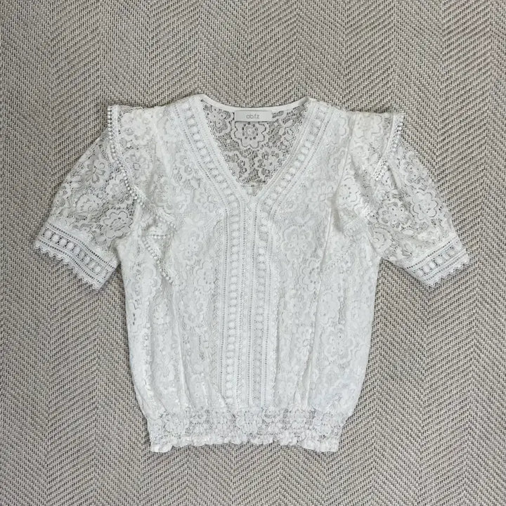 [BUNJANG] ab.f.z White Lace Short-Sleeve Blouse / ab.f.z 화이트 레이스 반팔 블라우스