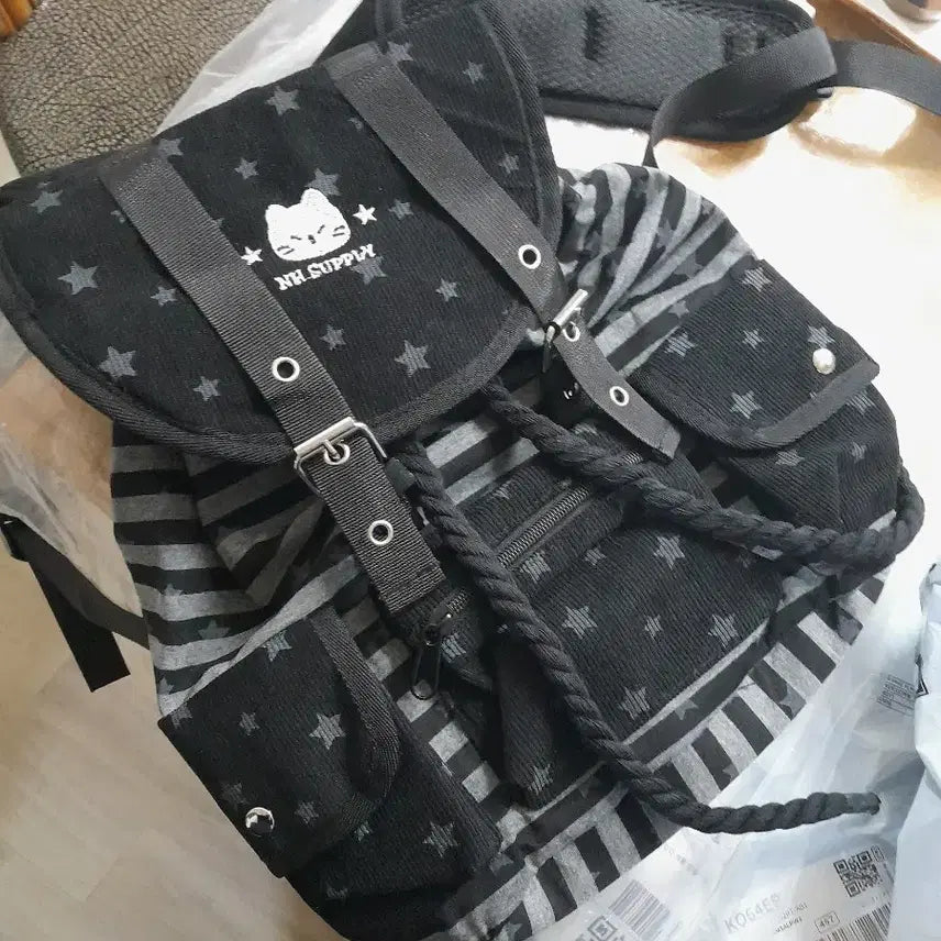 [BUNJANG] Striped Backpack Bag Cat Vintage Y2K / 줄무늬 백팩 가방 고양이 빈티지 y2k 스트라이프 별무늬